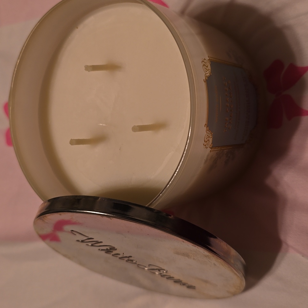 BNWT Bath and Body Works The Perfect Christmas 3 wick candle - Picture 3 of 3